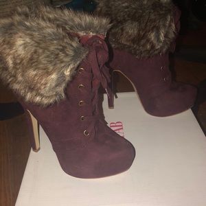 Burgundy booties size 7 never worn, in box